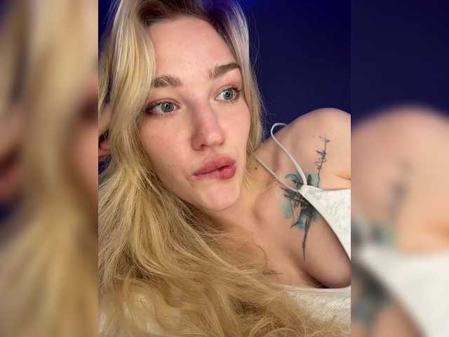 Looonacom live cam on BongaCams