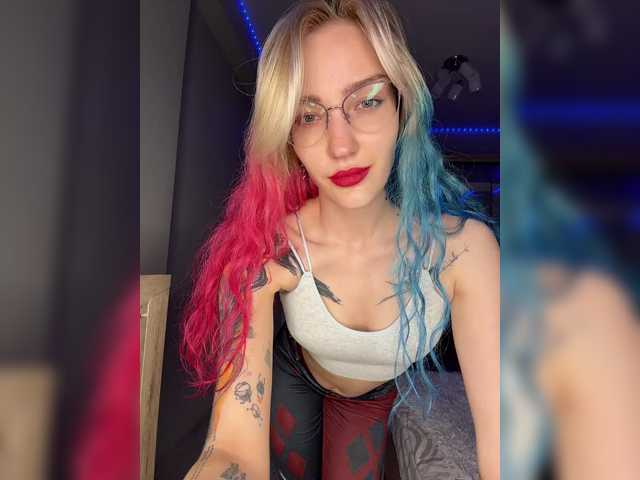 Looonacom live cam on BongaCams