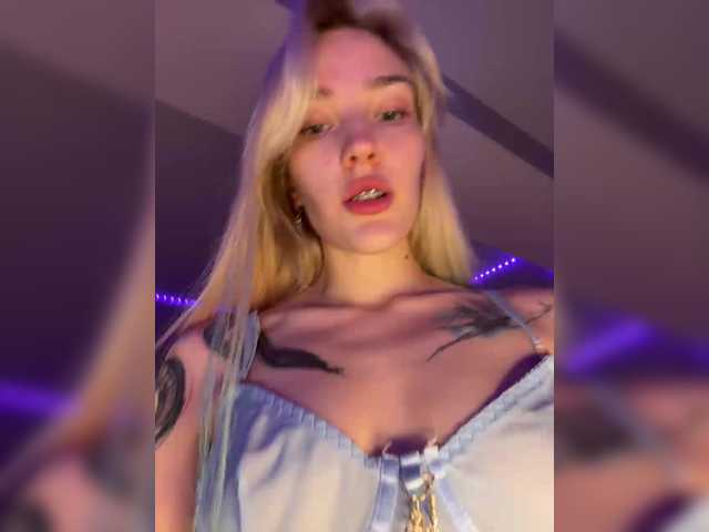 Looonacom live cam on BongaCams