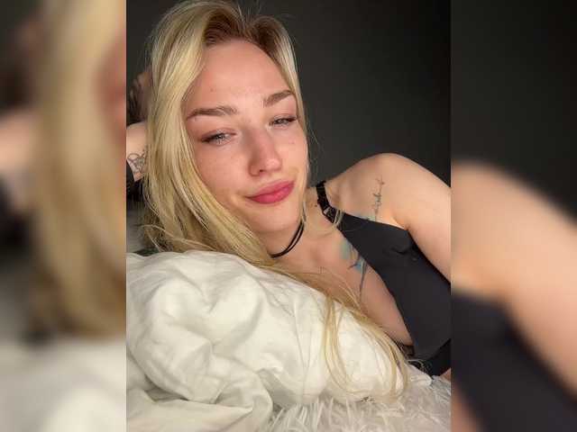 Looonacom live cam on BongaCams