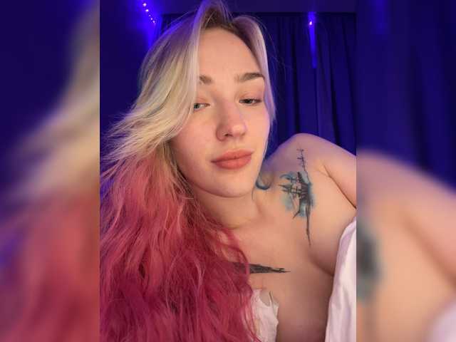 Looonacom live cam on BongaCams