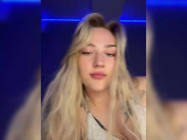 Looonacom live cam on BongaCams