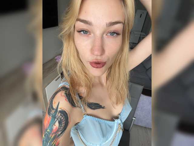 Looonacom live cam on BongaCams