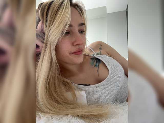 Looonacom live cam on BongaCams