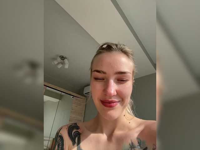 Looonacom live cam on BongaCams