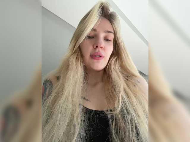 Looonacom live cam on BongaCams