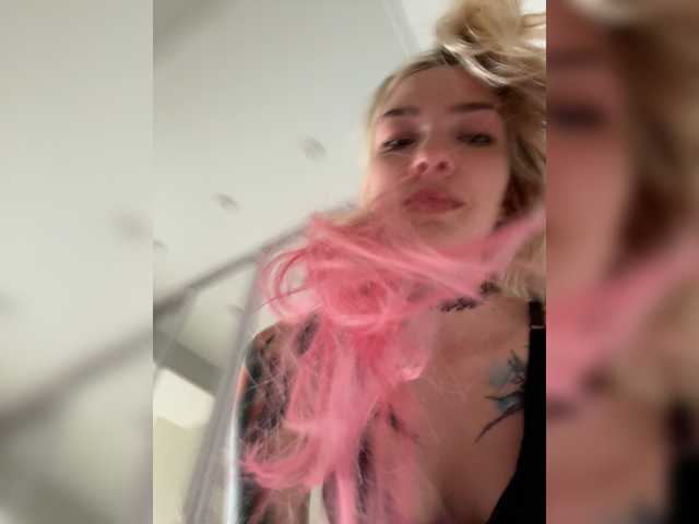Looonacom live cam on BongaCams