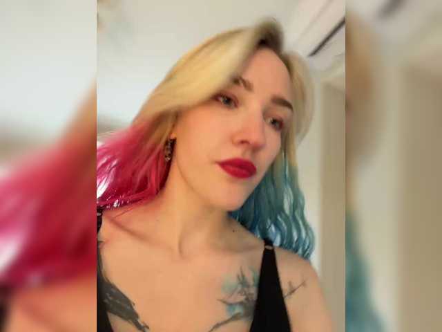 Looonacom live cam on BongaCams
