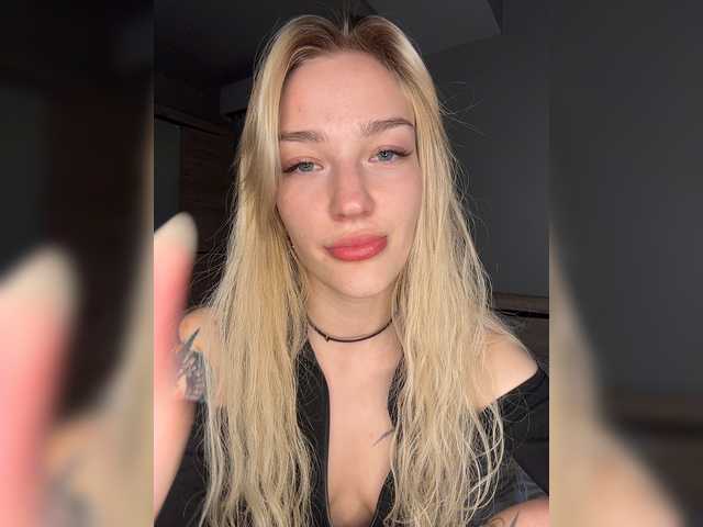 Looonacom live cam on BongaCams