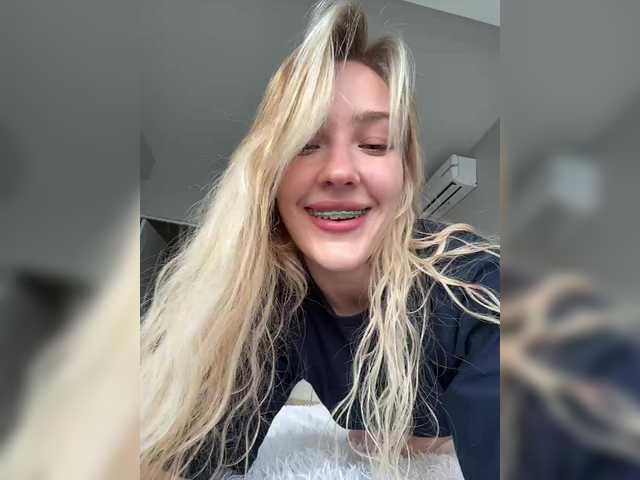 Looonacom live cam on BongaCams