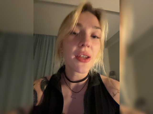 Looonacom live cam on BongaCams