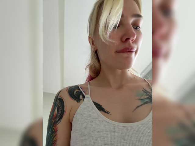 AlinnaAnnila — live female cam