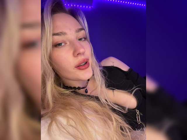 Looonacom live cam on BongaCams
