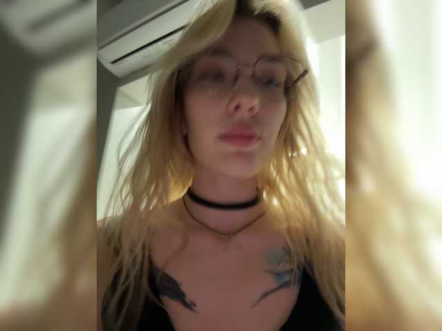 Looonacom live webcam show