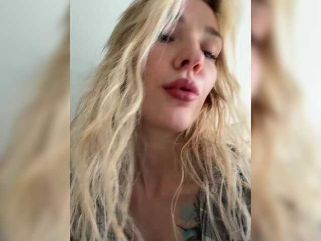 Looonacom live webcam show