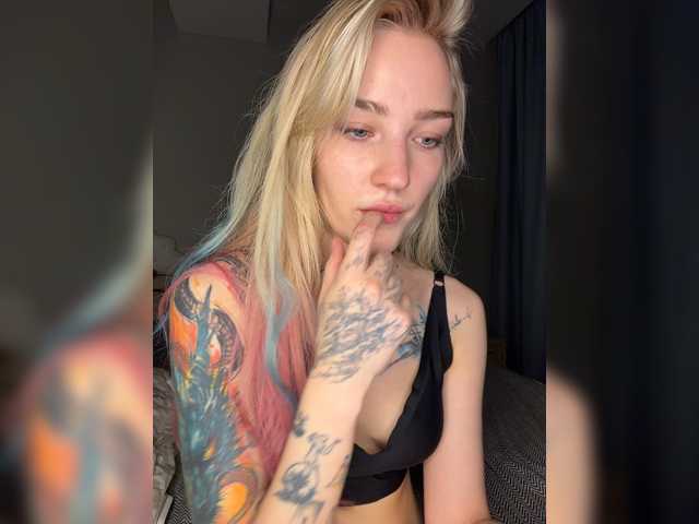 Looonacom live cam on BongaCams