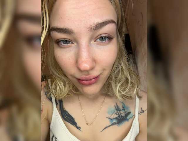 Looonacom live cam on BongaCams