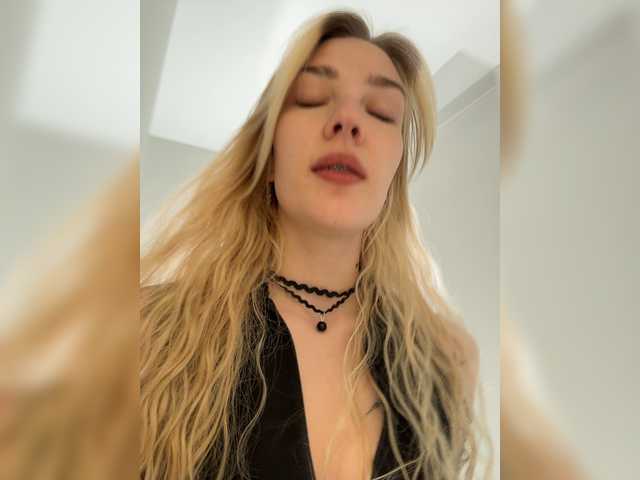 Looonacom live cam on BongaCams