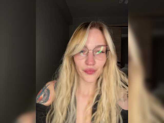 Looonacom live cam on BongaCams
