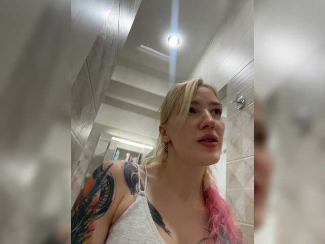 Looonacom live cam on BongaCams