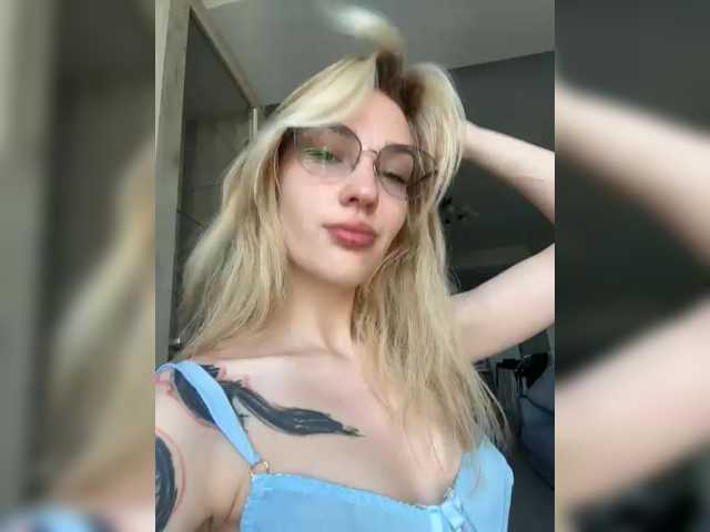 Looonacom live cam on BongaCams