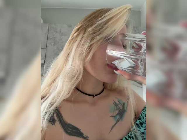 Looonacom live cam on BongaCams