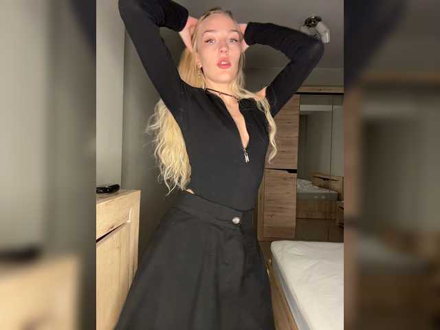 Looonacom live cam on BongaCams