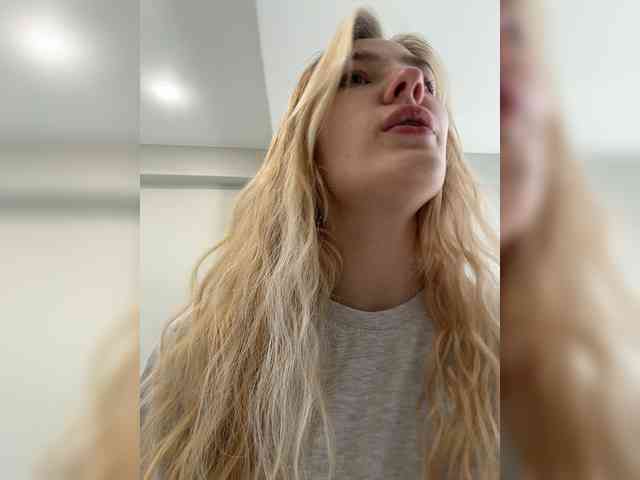Looonacom - Girl 