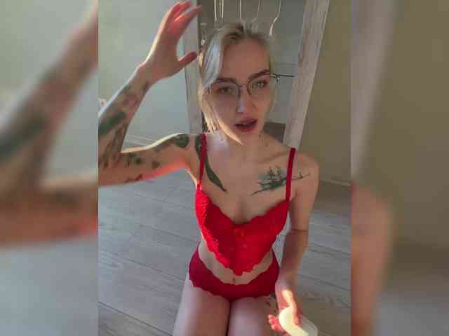 Looonacom live female cam on bongacams