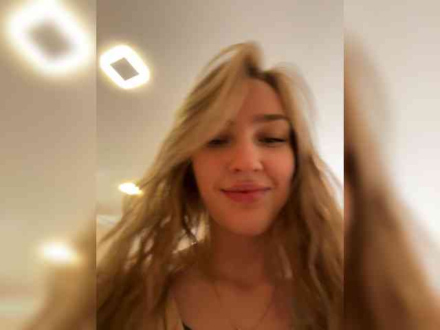 Looonacom webcam