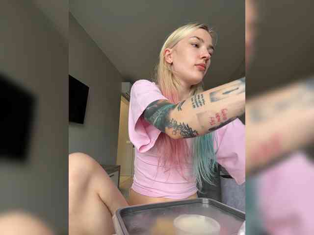 Looonacom live female cam on bongacams