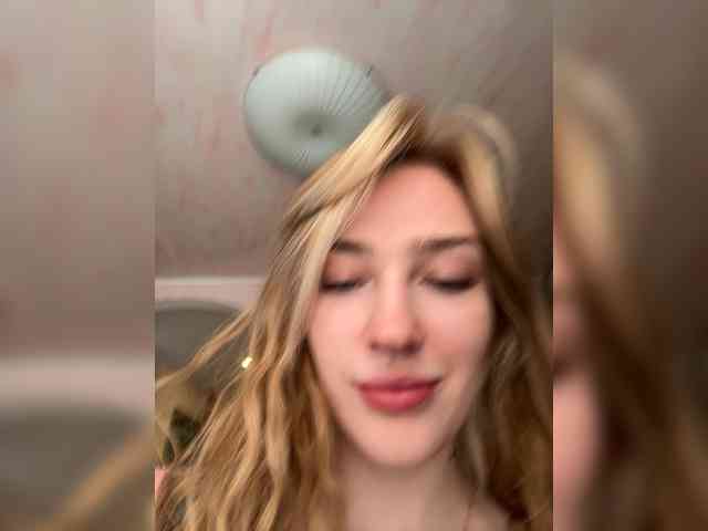 Looonacom webcam