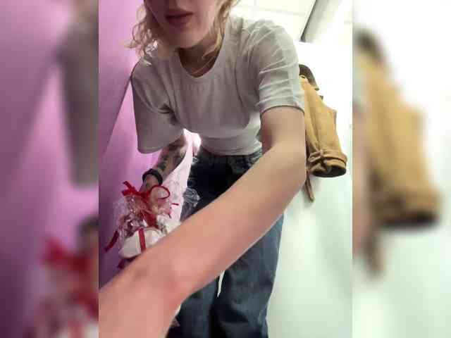 Alinnaannila's cam show statistics and live stream