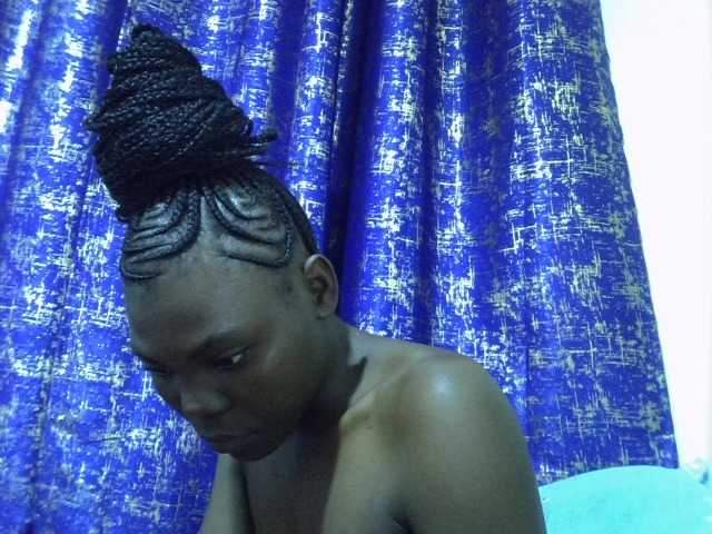 cuddlecanvas live cam on BongaCams