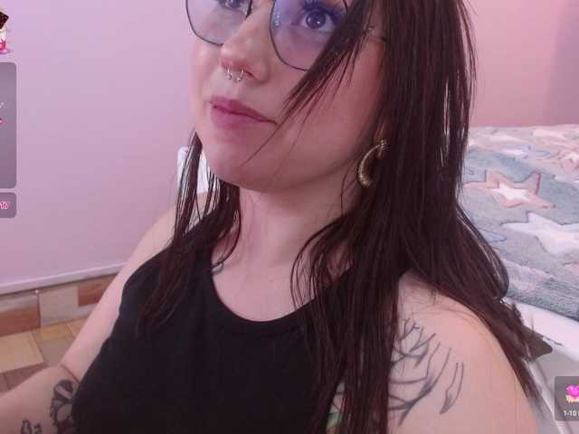 cinamoon live cam on BongaCams