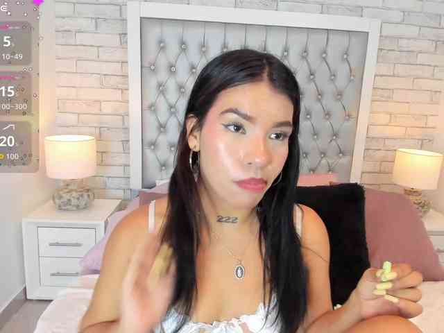 KarolaynWest webcam