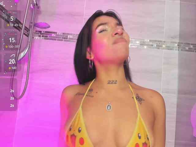 KarolaynWest webcam
