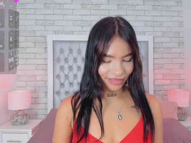 KarolaynWest webcam
