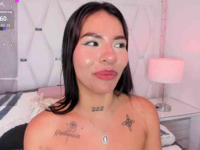 KarolaynWest webcam