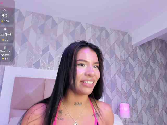 KarolaynWest Live Webcam on BongaCams