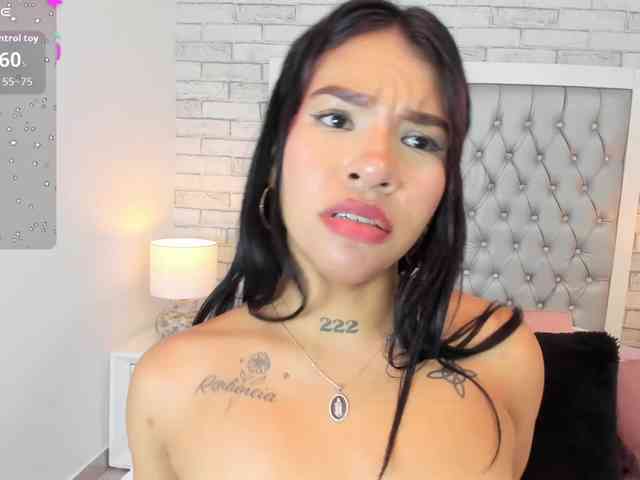 KarolaynWest webcam