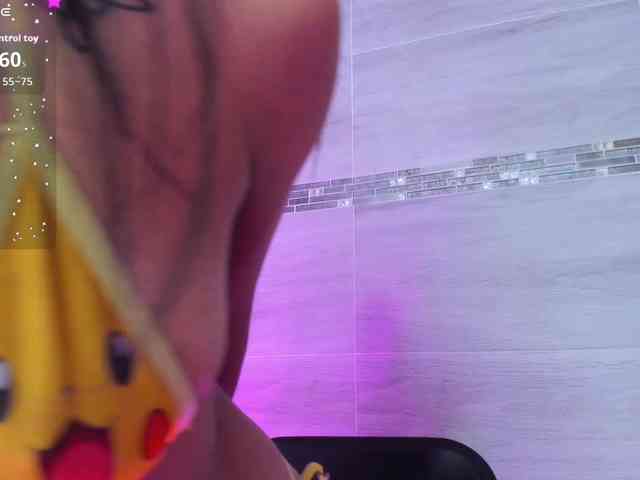 KarolaynWest webcam