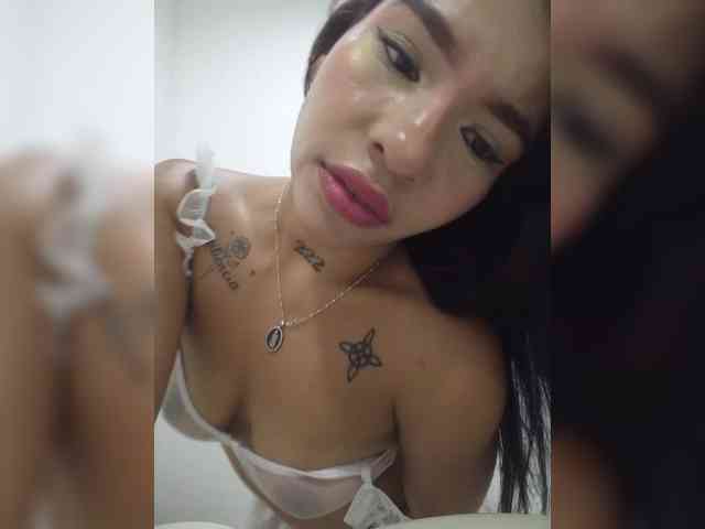 KarolaynWest webcam