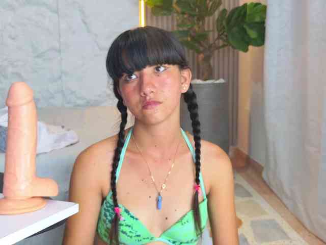 Dieses Model ist jetzt live. MiaCortes