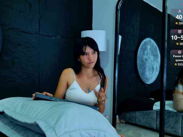 MiaCortes webcam