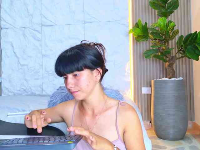 MiaCortes webcam