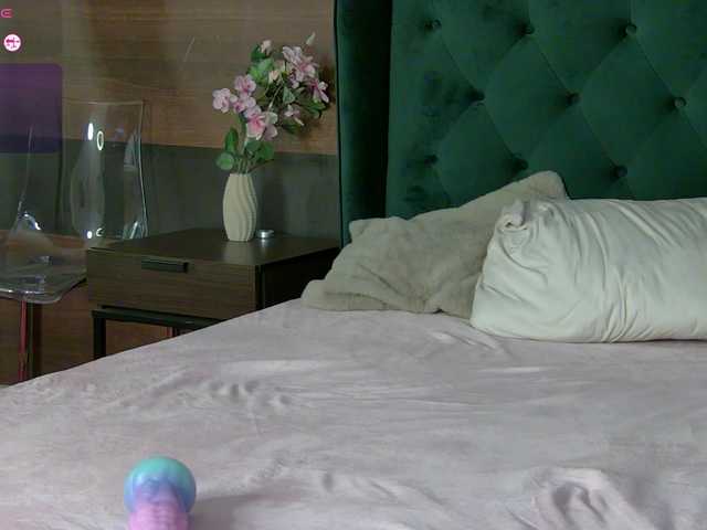 Sonya-Aysa live cam on BongaCams