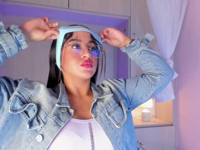 BellaBroocks live cam on BongaCams