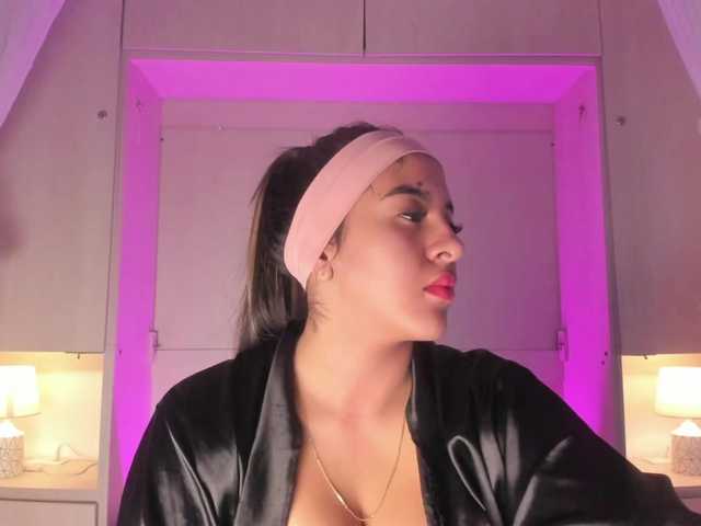 BellaBroocks live cam on BongaCams
