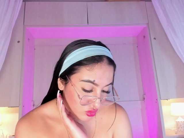 BellaBroocks live cam on BongaCams